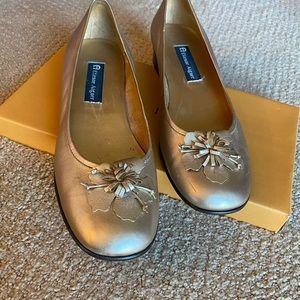 ETIENNE AIGNER FLATS   Size: 10 M